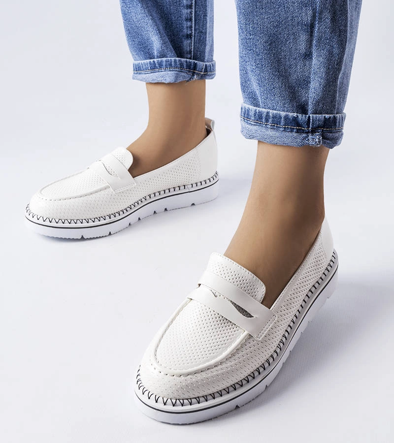 Biele poltopánky s perforáciou Bloomsburg