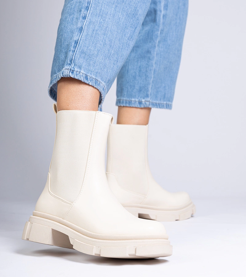 Béžové členkové topánky s elastickým zvrškom Beringo