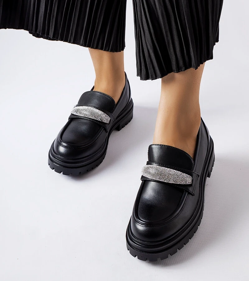 Čierne mokasíny s kubickým zirkónom Hartford.