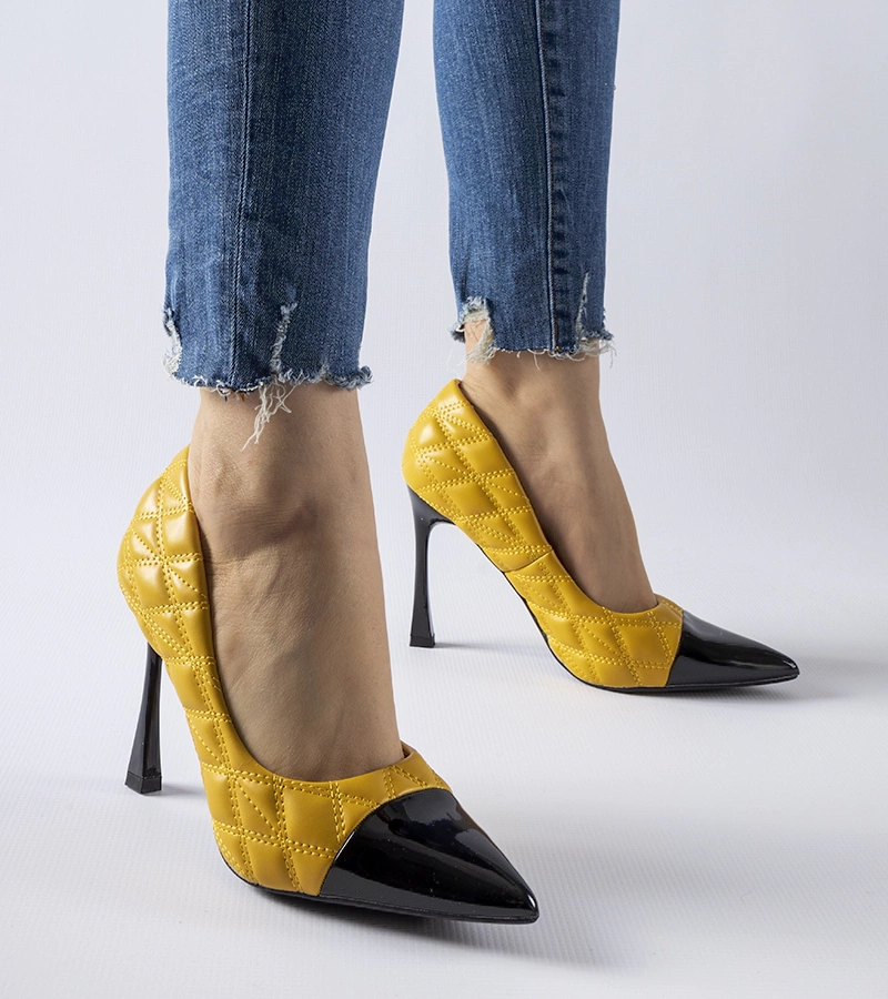 Žlté prešívané špilky Benito