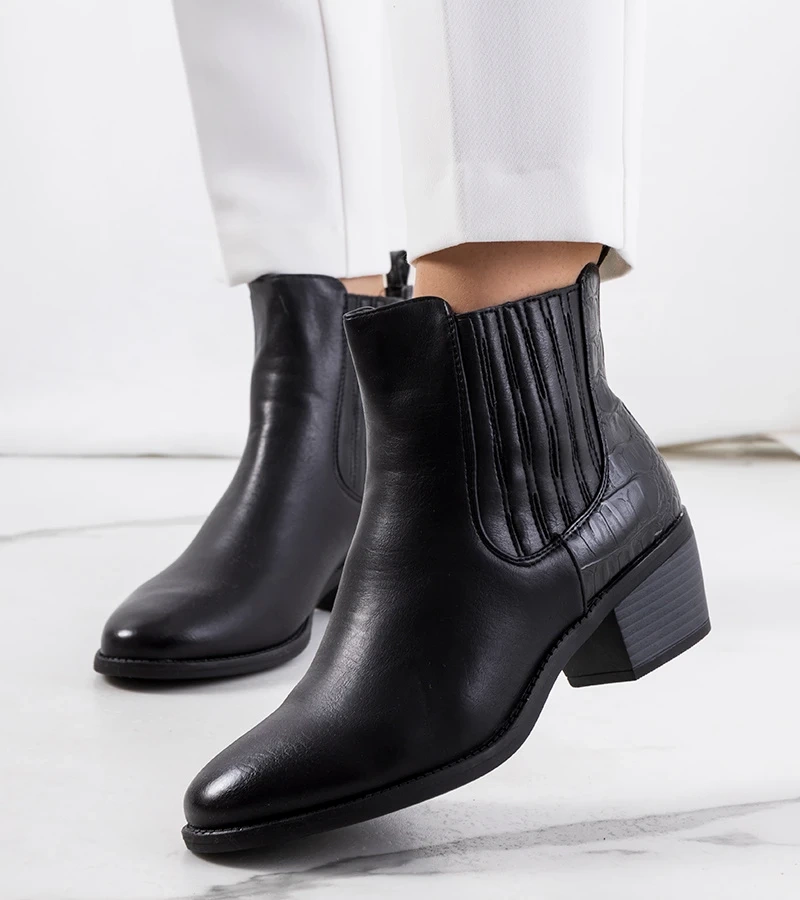 Čierna botki Furtado na podpätku