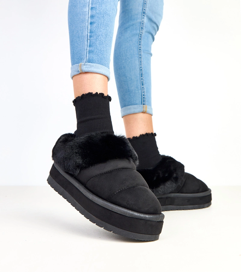 Čierne krátke snehule zateplené kožušinou Almeida