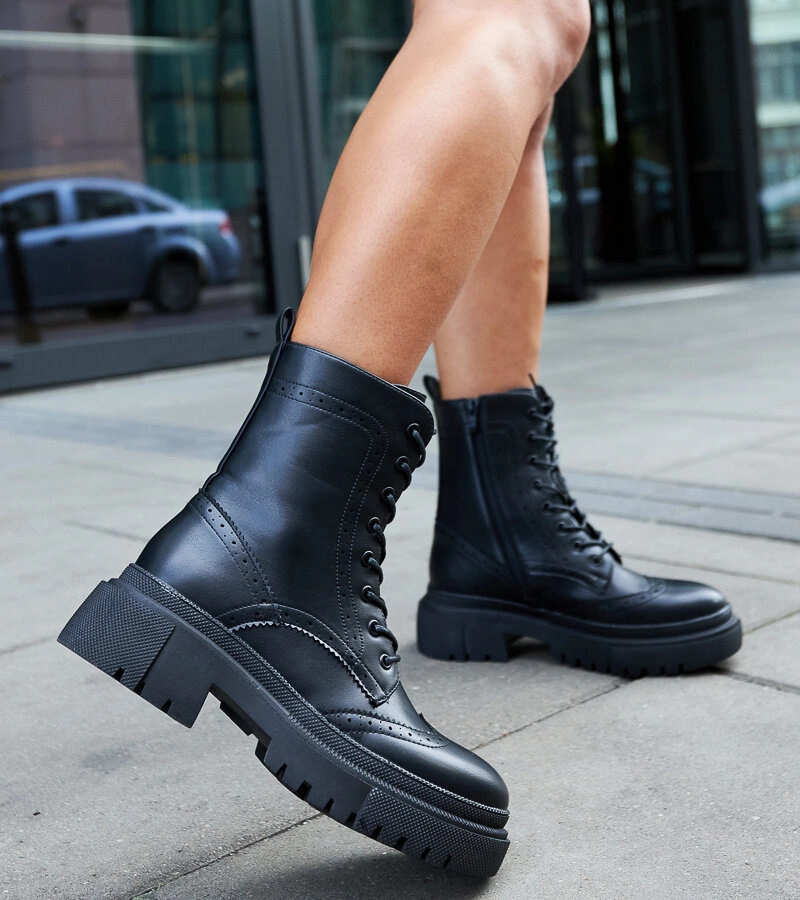 Čierne trapery s prešívaním Nicla