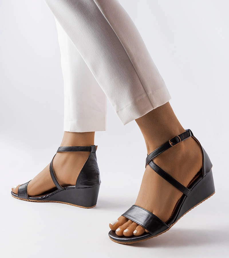 Čierne sandále na platforme Flushing