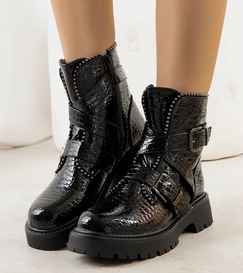 Čierne lakované botki Helia