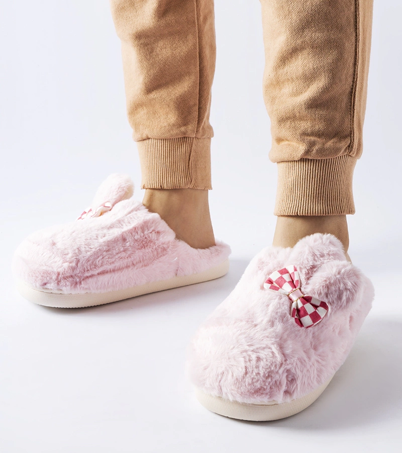 Ružové vyhrievané dámske papuče s ušami Buga