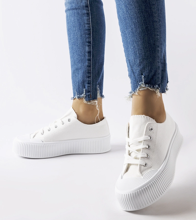 Biela tenisky na hrubej platforme Fortunata