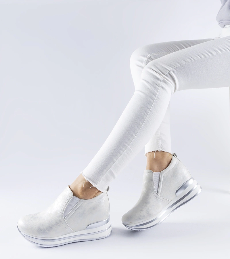 Strieborné tenisky na klinovej podrážke Alquippa