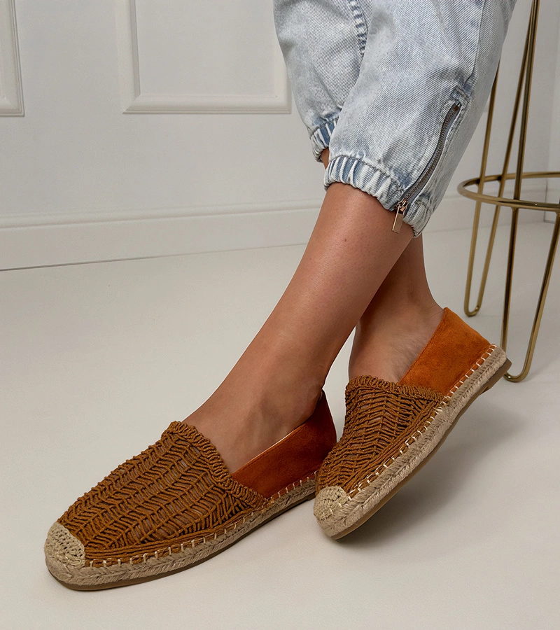 Hnedé dierkované espadrilky na platforme Plevis