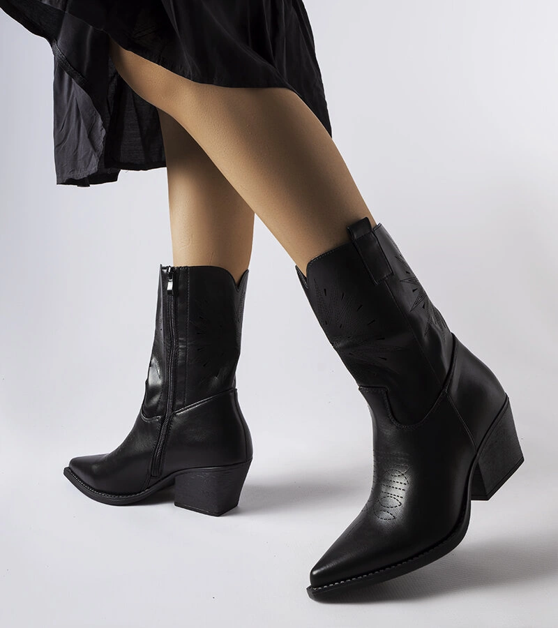 Čierne kovbojky s ozdobeným vrchným dielom Leopardi