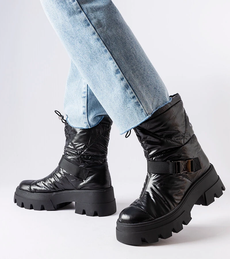 Čierne lakované snehule Ambretta