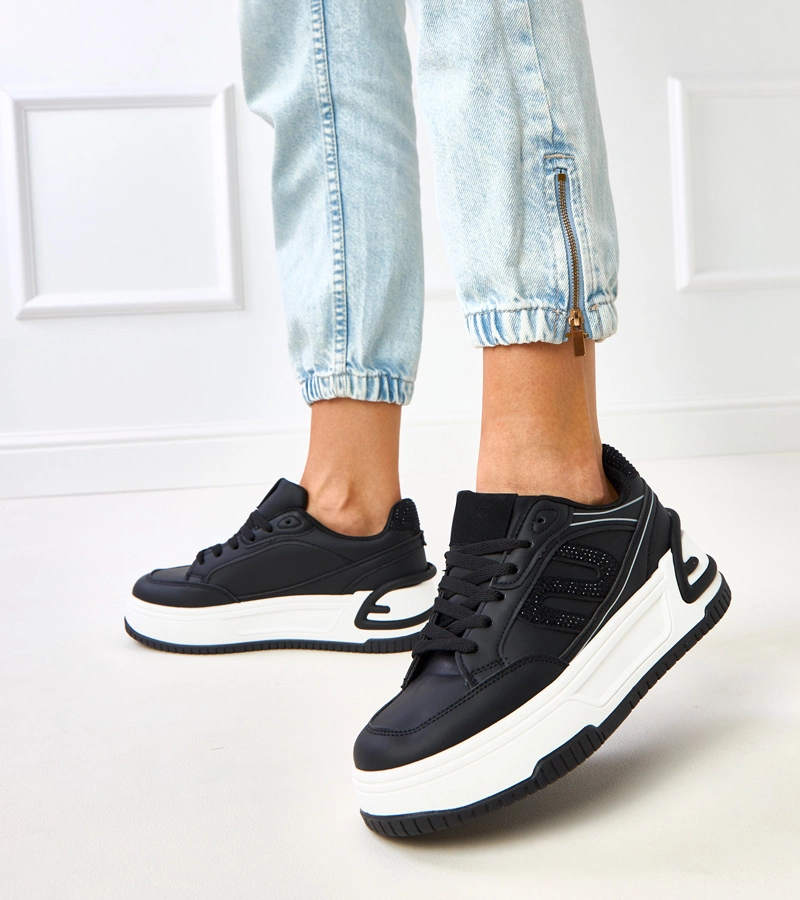 Čierne tenisky na platforme zdobené kryštálmi Grima