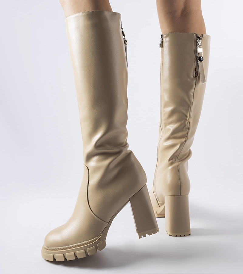 Hnedé teplé dlhé čižmy na podpätku Cavalese