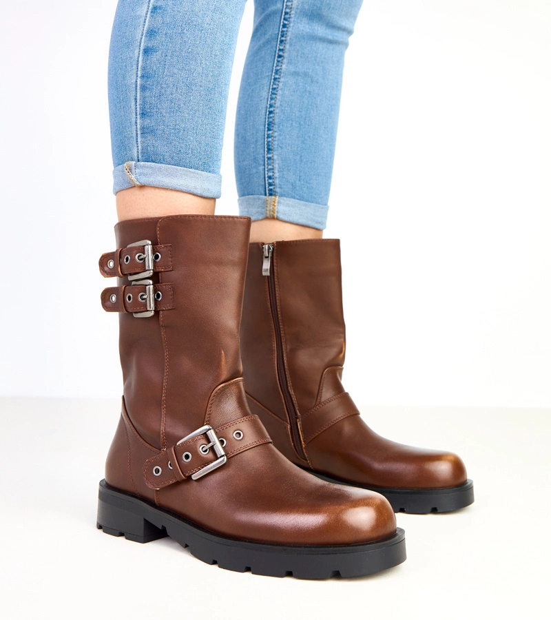 Hnedé členkové topánky na platforme s ozdobnými prackami Shalay