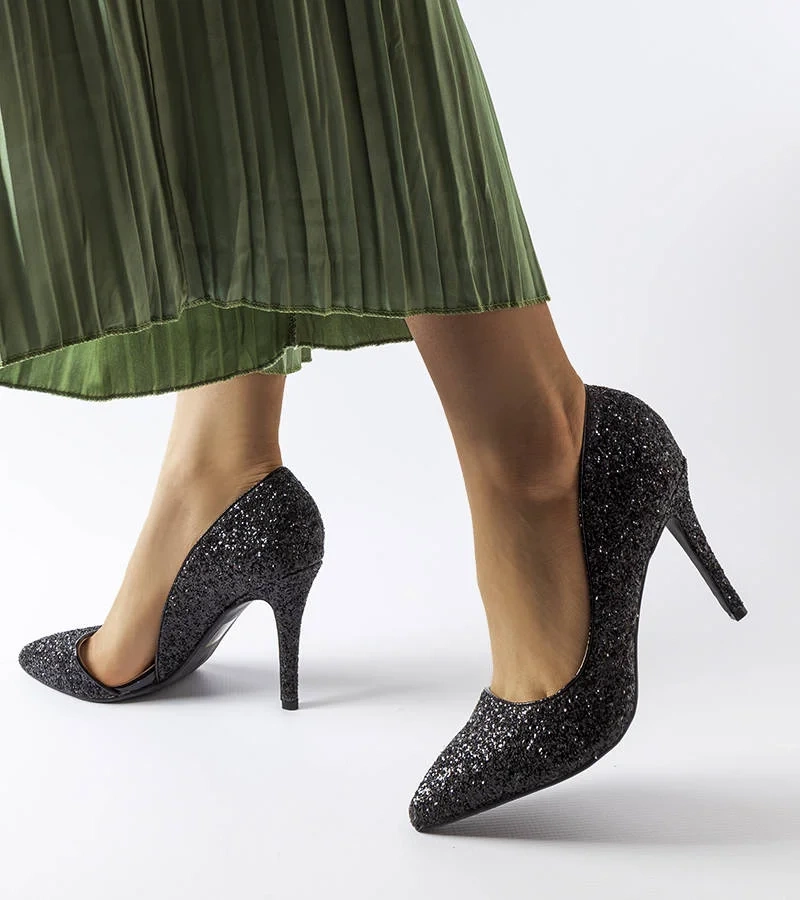 Čierne brokátové ihlice Arsenault