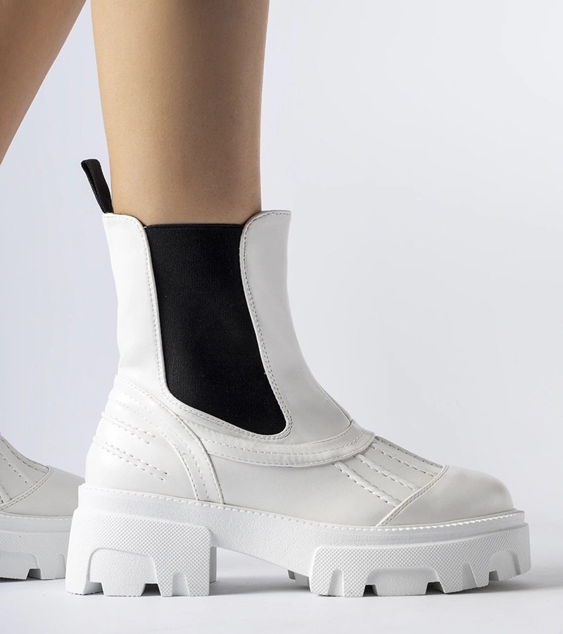 Biela masívna zateplená pracovná obuv Carruba