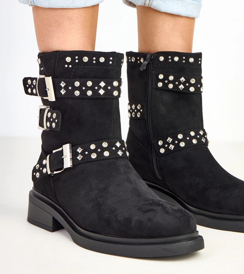 Čierne členkové topánky s kamienkami na nízkom podpätku Brosca