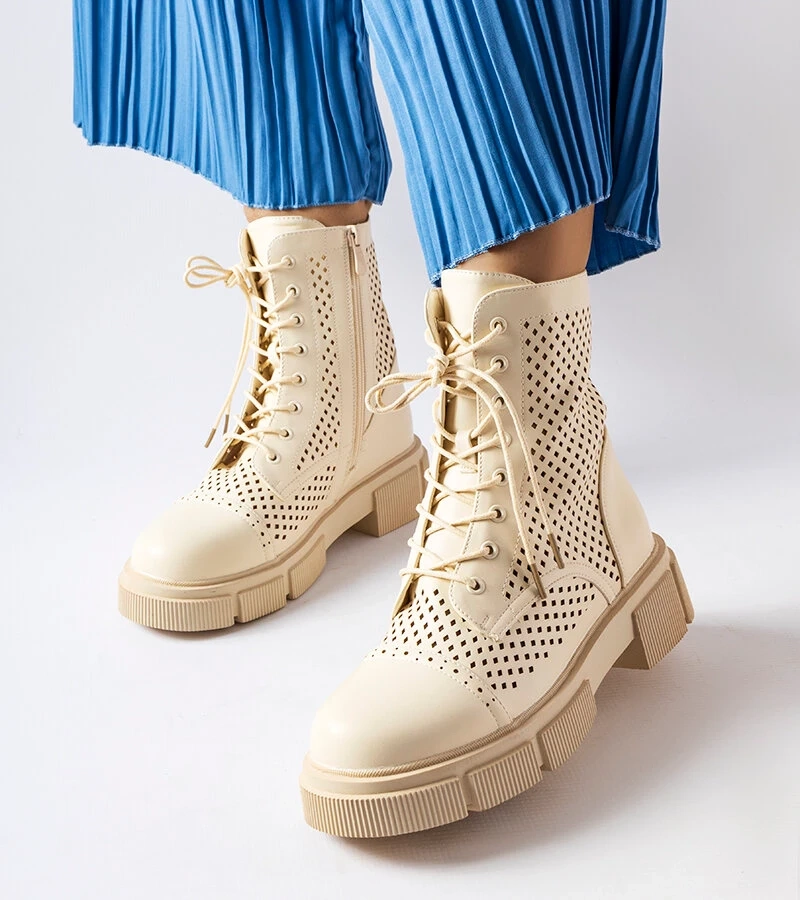 Beige čipkované členkové topánky Corpus