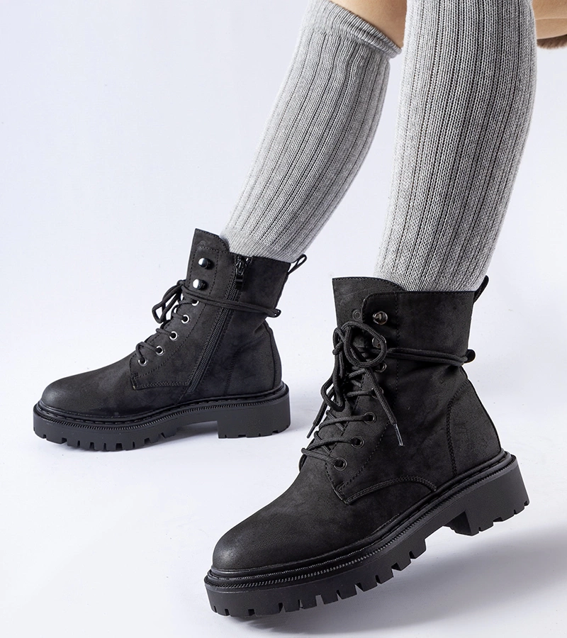 Čierne ploché topánky s ochrancom Brattle