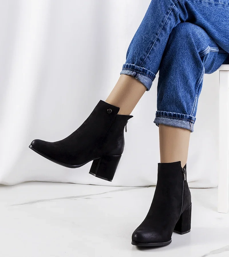 Čierna botki Zlatohlav