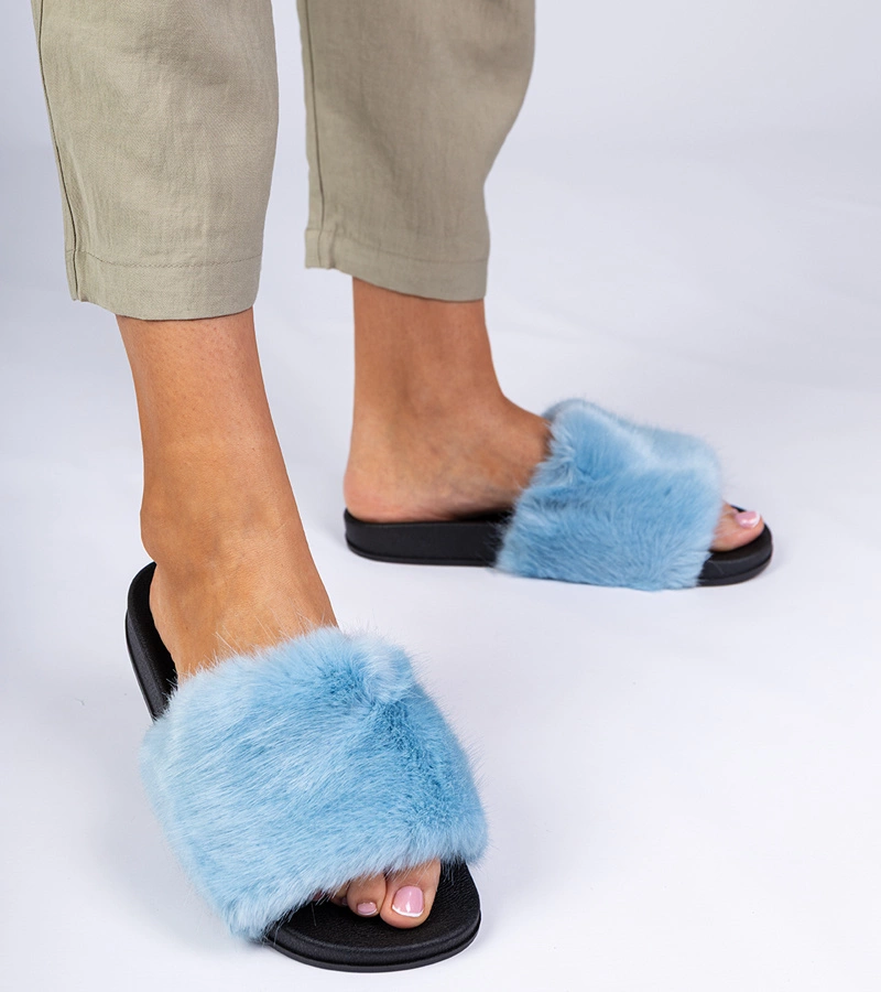 Modré šľapky s kožušinou Manny