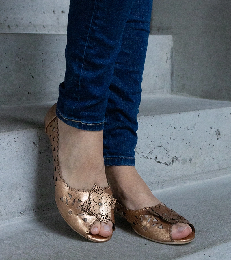 Zlaté ažúrové balerínky s otvorenou špičkou Lore