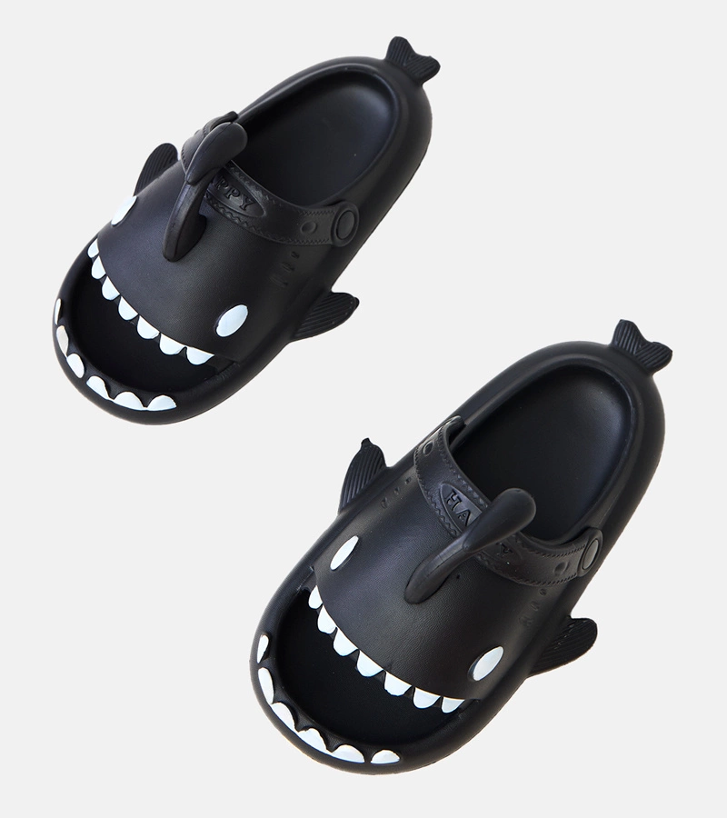 Čierne detské šľapky s motívom žraloka Tossi