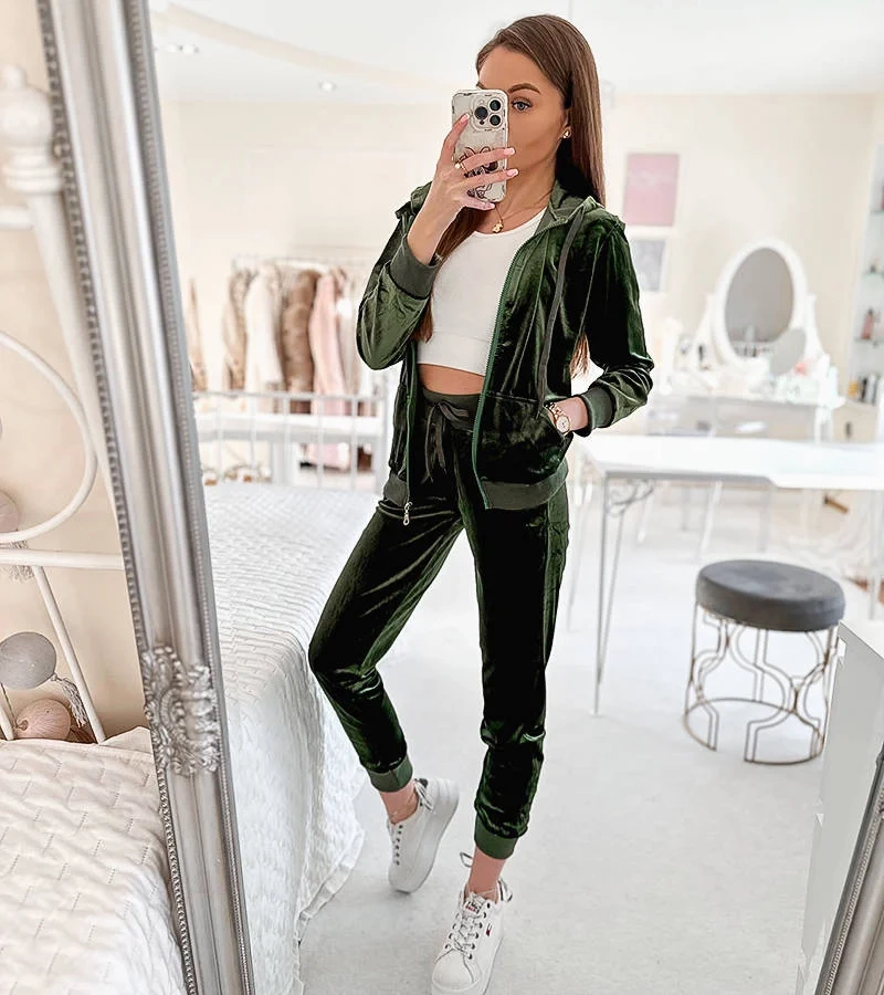 Zelený velúrový set s kapucňou Anna