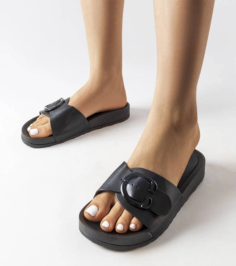 Čierne žabky s prackou Généreux