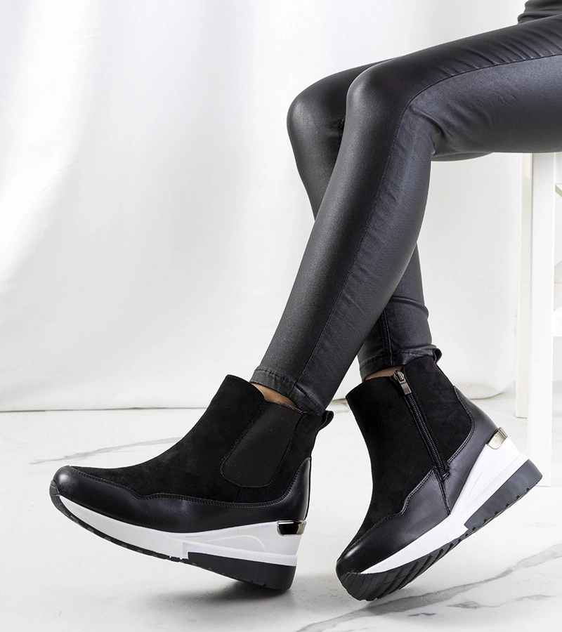 Čierna botki zateplená na podpätkoch Arkala