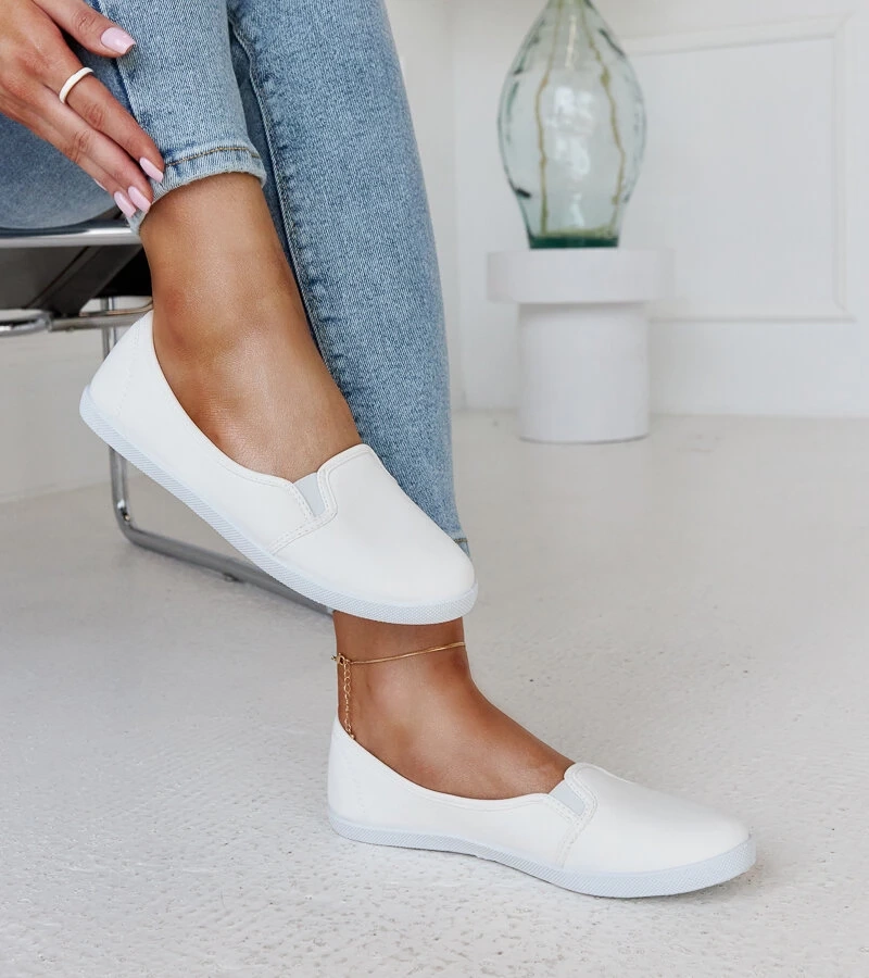 Biele tenisky na zosuvanie, ekokoža Wordana