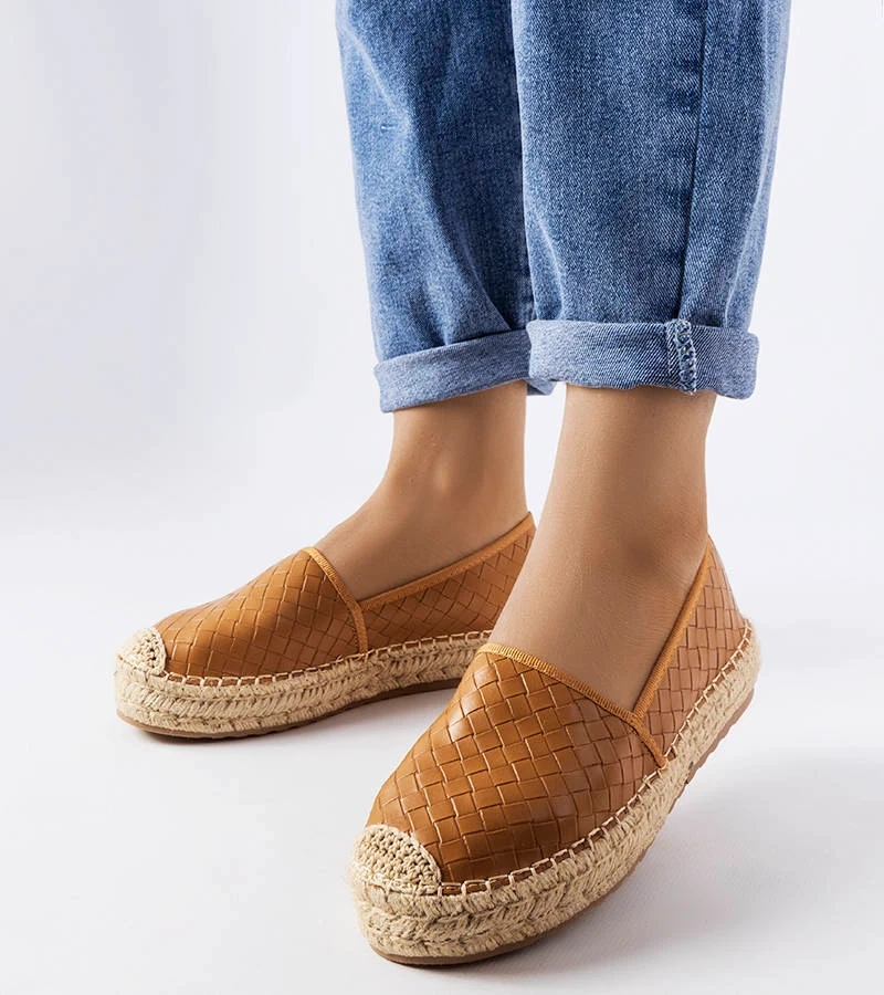 Hnedé espadrilky zdobené reliéfom Geoffrey