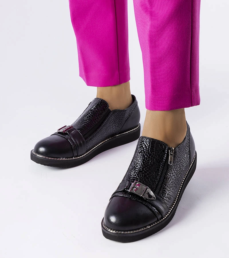 Hugues čierne poltopánky s reliéfom