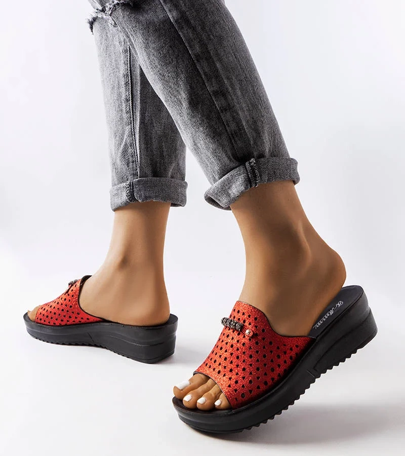 Červené trblietavé žabky na platformách Liisa