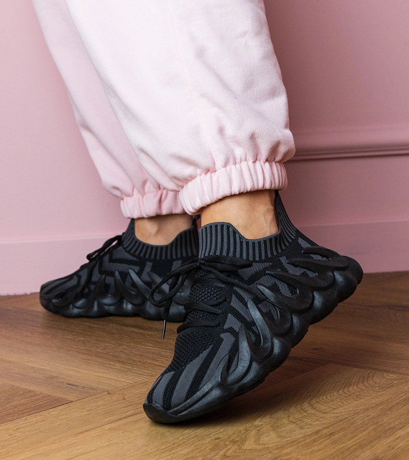 Čierne športové tenisky na masívnej podrážke Kiyara