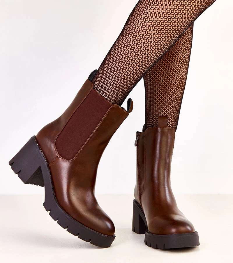 Hnedé členkové topánky s elastickou vsadkou Meloris