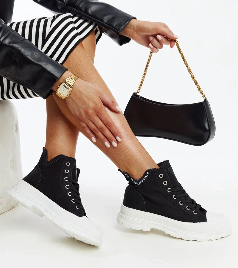 Vysoké čierne tenisky s výrezmi Nura