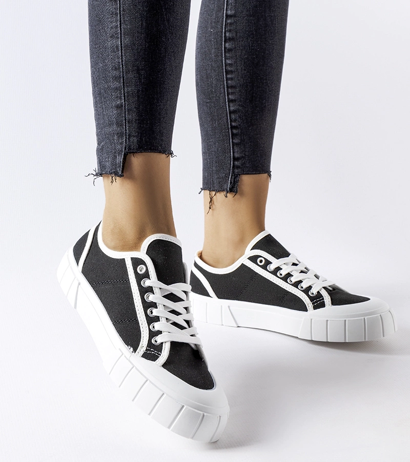 Čierne tenisky na hrubej platforme Egidio