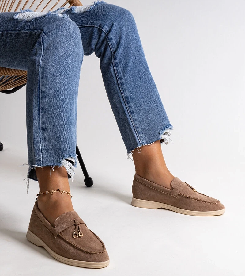 Tmavohnedé mokasíny s kovovým príveskom Fiorano