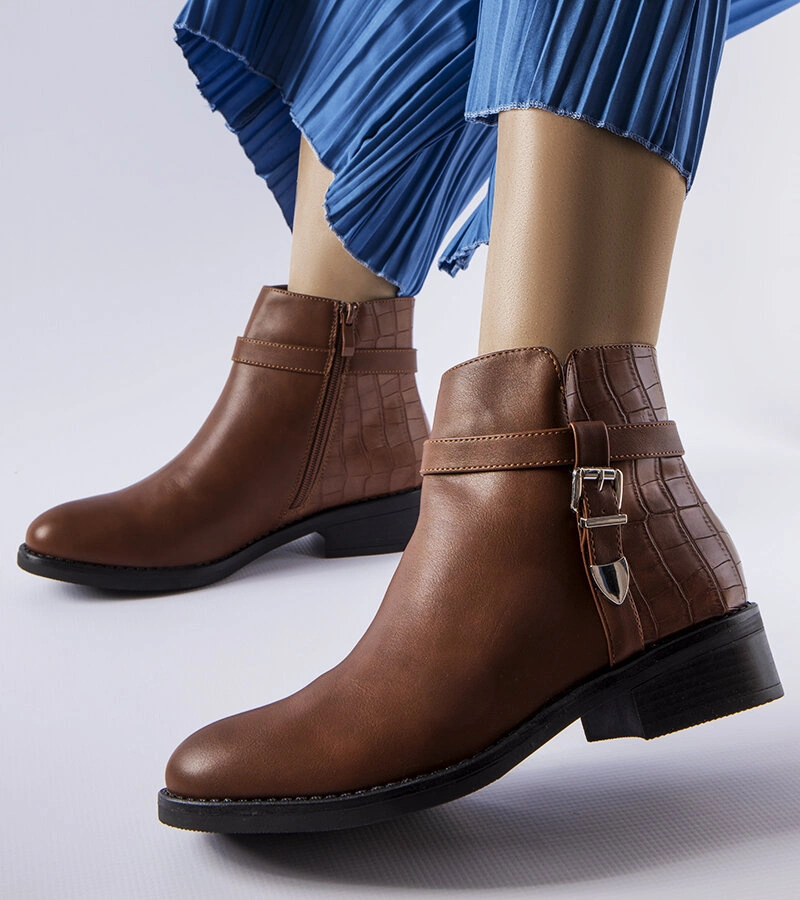 Hnedé čižmy Monteforte na plochom podpätku