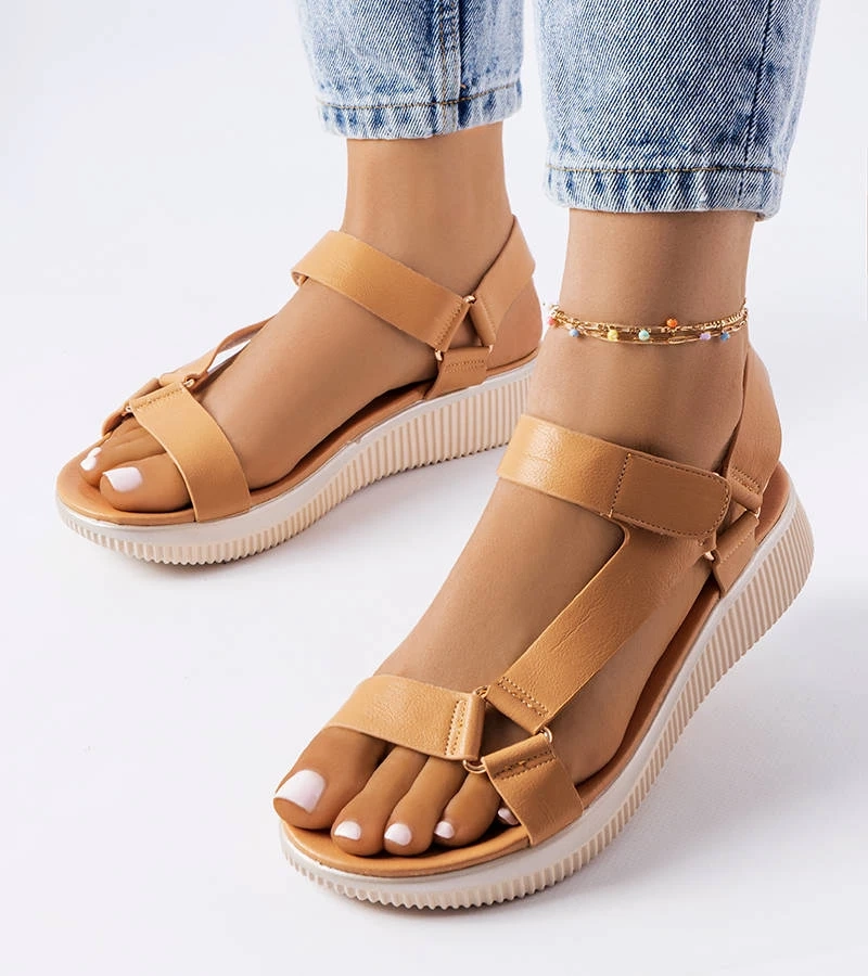 Béžové športové sandále Heron