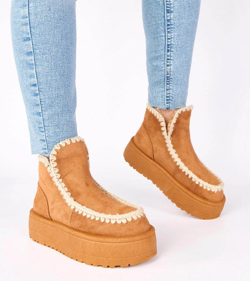 Hnedé snehule na platforme s ozdobnou výšivkou Alwena