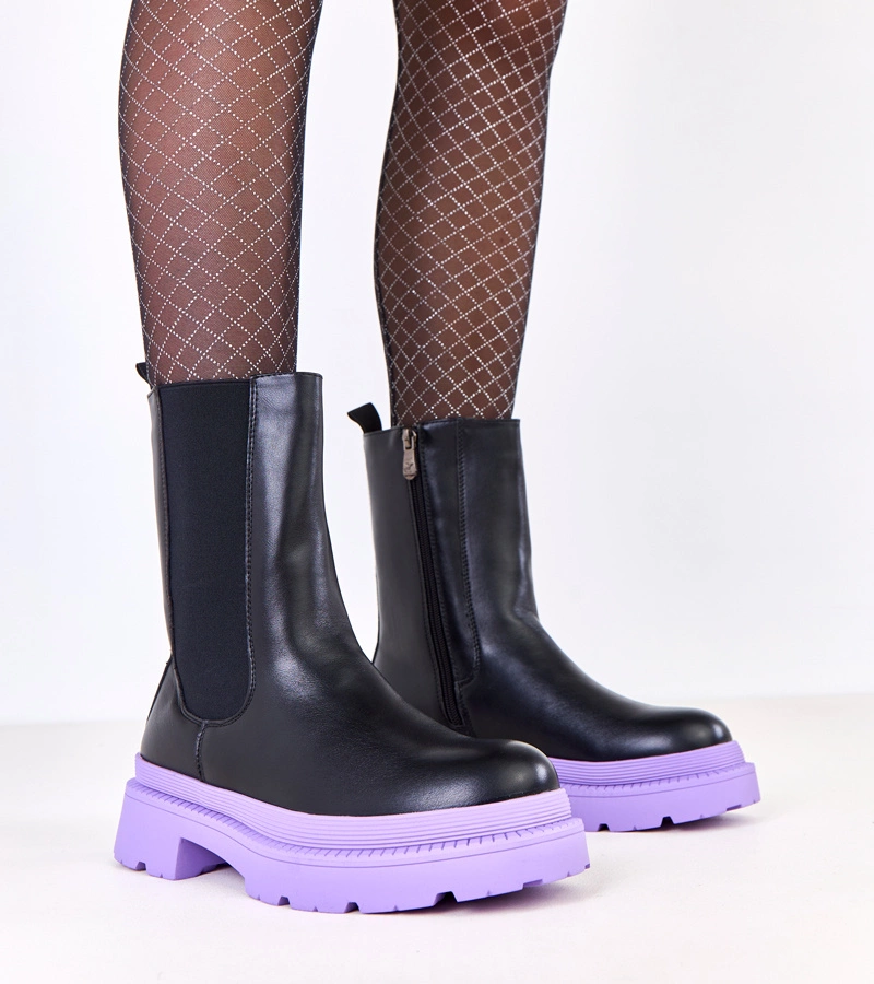 Čierne členkové topánky na fialovej podrážke Fortley