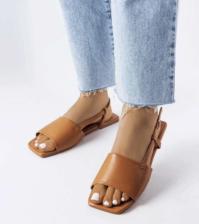 Hnedé sandále so štvorcovou špičkou Locust