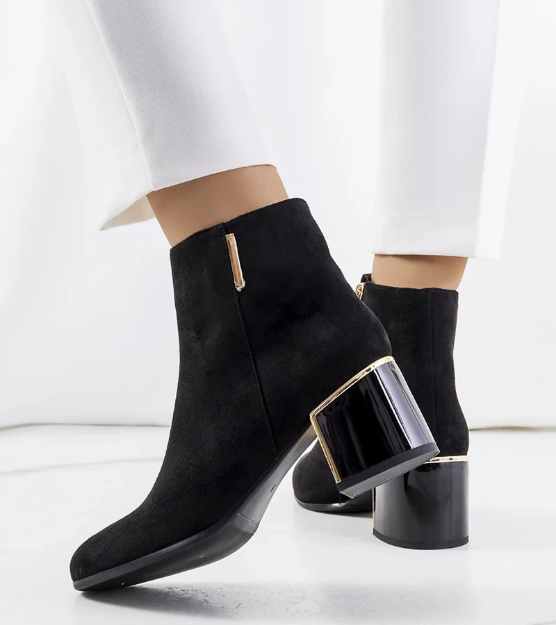 Čierna elegantná botki Montes