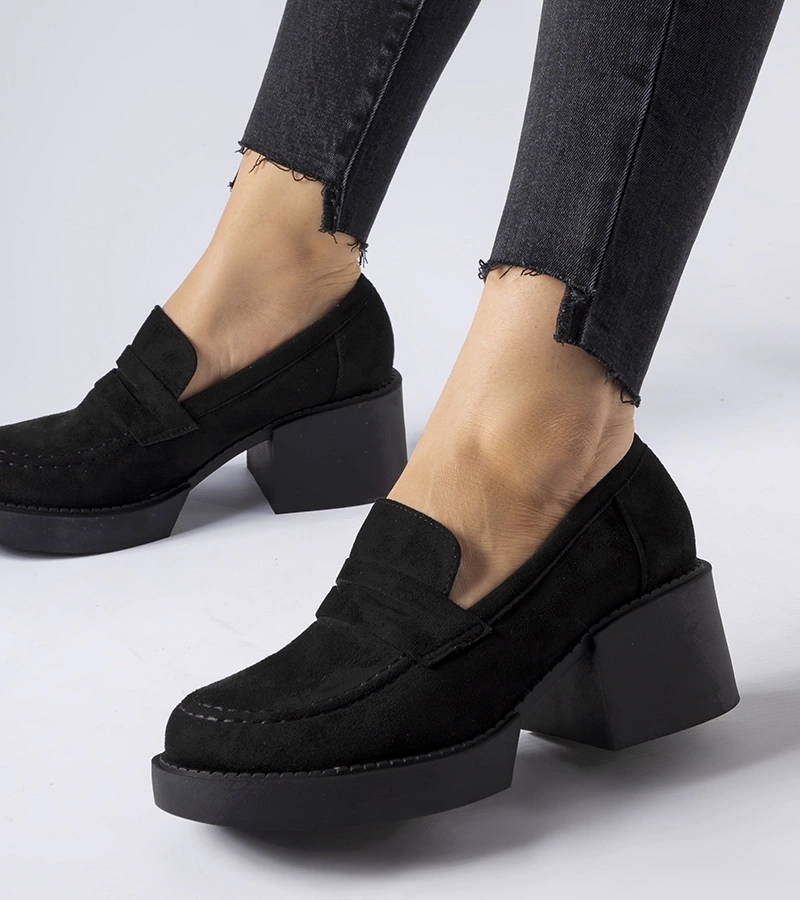 Čierne mokasíny na podpätku z ekokože Gaspare