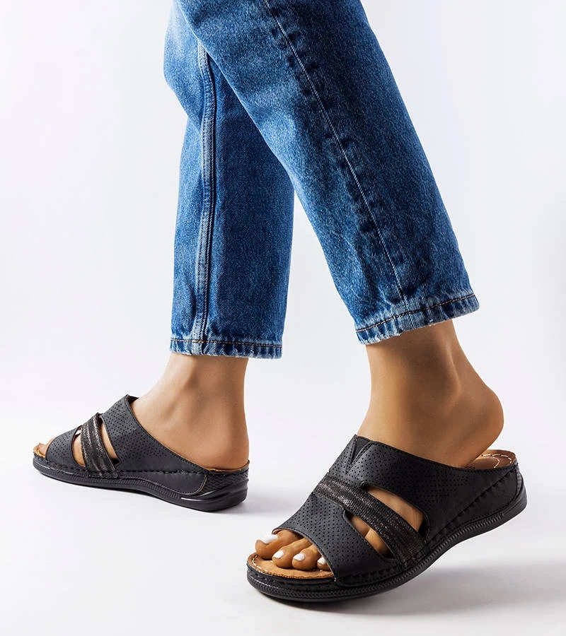 Čierne ľahké žabky na platformách Olivia