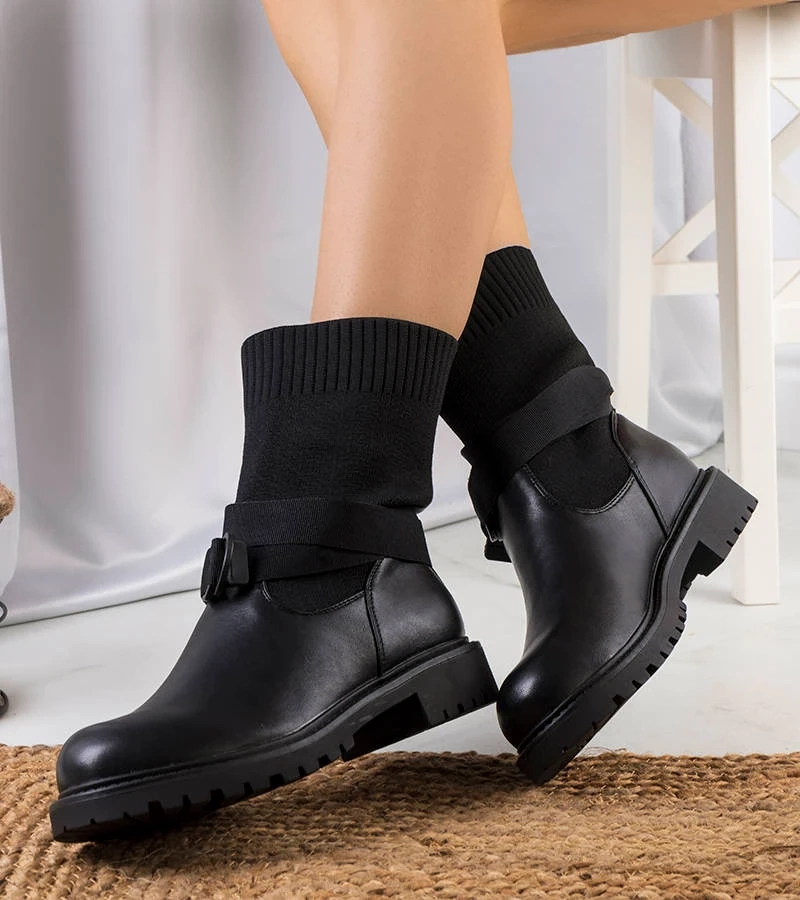 Čierna botki s pružným horným dielom Ricky