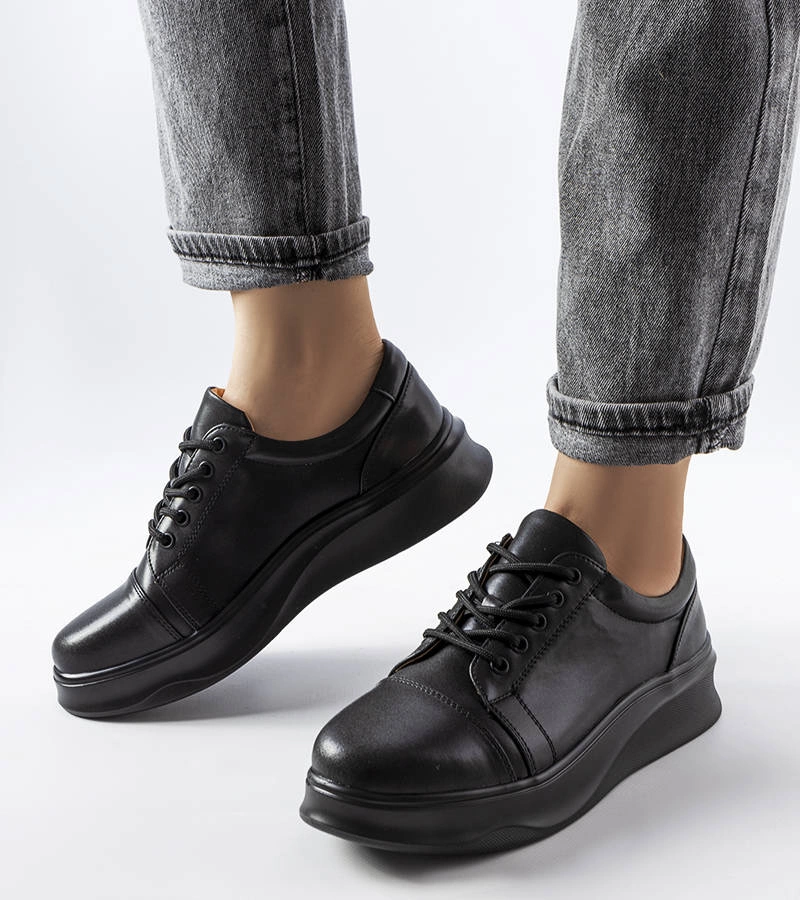 Čierne kožené poltopánky Penthale