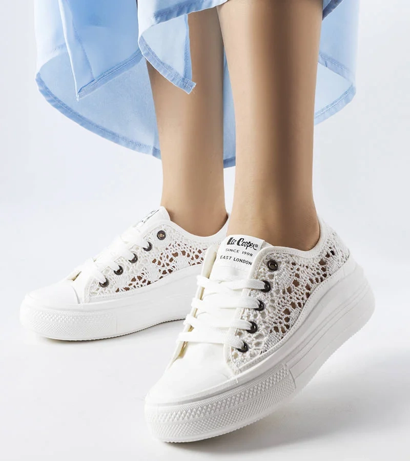 Biele ažurové tenisky Lee Cooper LCW-23-44-1617